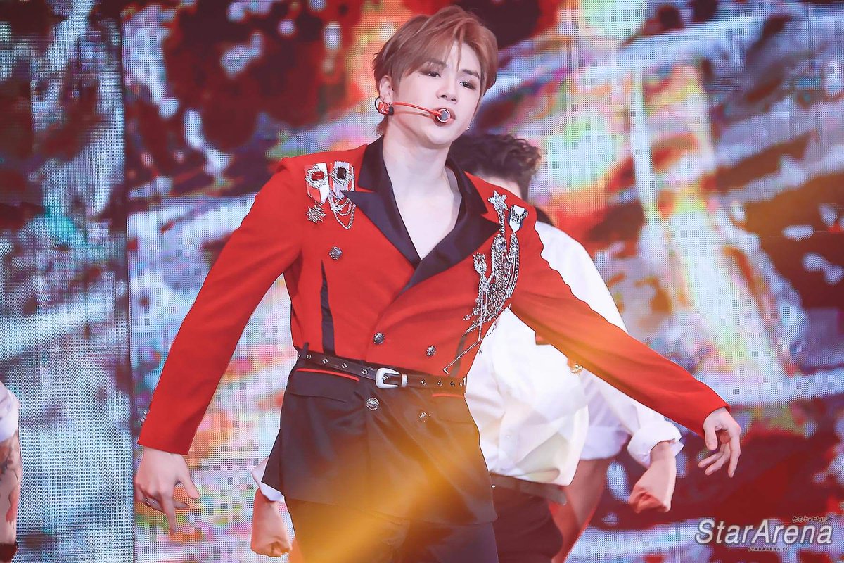 HereThisis's tweet photo. 페북에 11장 더 있음👇
📸More photos: https://t.co/g93K8PfcGz…
#강다니엘 #KANGDANIEL
#FIRSTPARADEinHK #KANGDANIELinHK https://t.co/pCm0q29Qnp