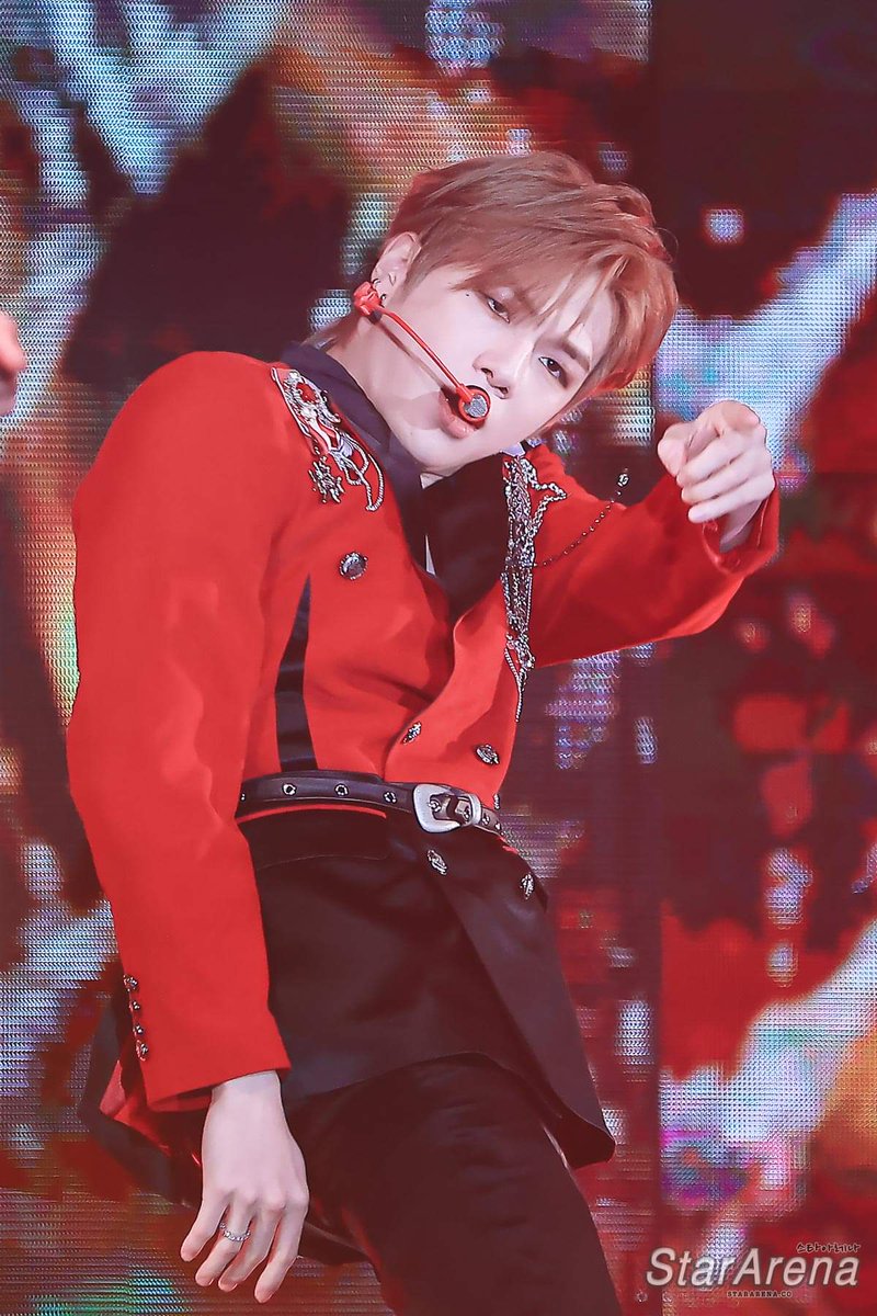 HereThisis's tweet photo. 페북에 11장 더 있음👇
📸More photos: https://t.co/g93K8PfcGz…
#강다니엘 #KANGDANIEL
#FIRSTPARADEinHK #KANGDANIELinHK https://t.co/pCm0q29Qnp
