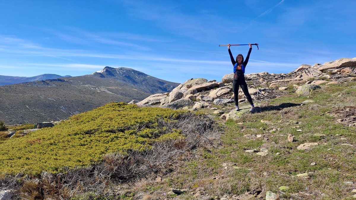 Gema_ValVaz's tweet photo. 3 días a tope de montaña entrenando mis objetivos del 2023 👟👟 Emocionadaaaa 😍
#Peñalara #Guadarrama #TP60 https://t.co/mKUiObZyu5