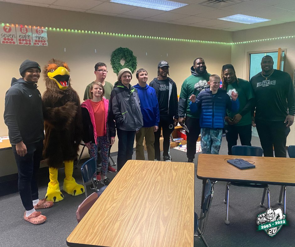 gbblizzard's tweet photo. Mike, Tyrell, Chawntez, Dishawn, and Tre had lots of fun at their visit to Shawano Middle School! We're looking forward to seeing these Shawano and Olga Brener students at our game on April 21st! 🏈❄️ #GoBlizz #GetBlizzy
@kxngmike @ThompsonT95_ @trevaughn333 @_xfactortez_ https://t.co/DJuAphwgaO