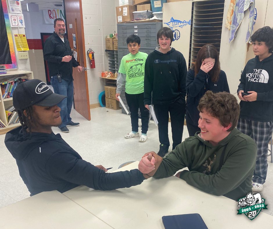 gbblizzard's tweet photo. Mike, Tyrell, Chawntez, Dishawn, and Tre had lots of fun at their visit to Shawano Middle School! We're looking forward to seeing these Shawano and Olga Brener students at our game on April 21st! 🏈❄️ #GoBlizz #GetBlizzy
@kxngmike @ThompsonT95_ @trevaughn333 @_xfactortez_ https://t.co/DJuAphwgaO