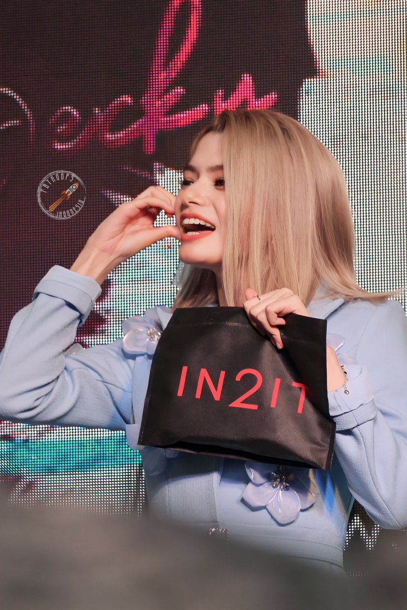FBTroops_IDN's tweet photo. #EBIN2ITxBecky
#beckysangels
#FBTroopsIDN https://t.co/o8PJfyuiok