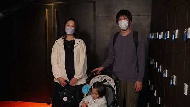 livedoornews's tweet photo. 【実施】『THE FIRST SLAM DUNK』を赤ちゃんと鑑賞、子供に配慮した「おやこシネマ上映」
https://t.co/H3KmE8Dbr8

周りの観客も子供連れであるため、周囲に気兼ねなく鑑賞することができ、照明は明るく、音量は小さく設定されている。池袋の映画館で多くの親子がそろって映画を楽しんだ。 https://t.co/XEJHz9nkWT
