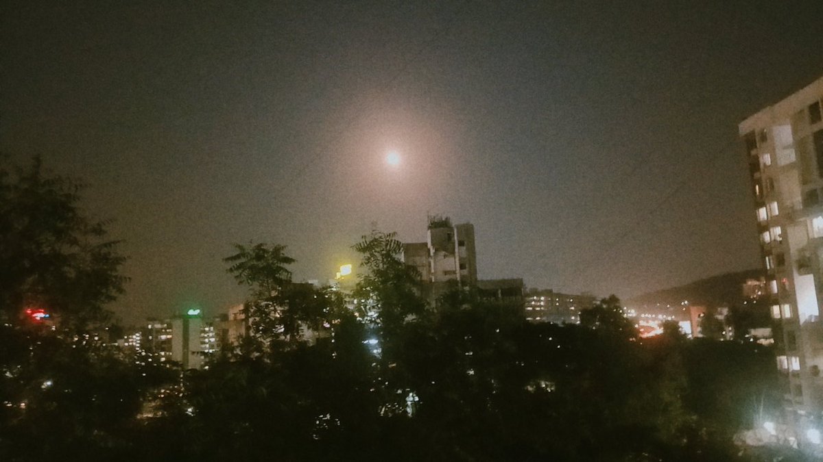 Prajaktaaaaaaaa's tweet photo. तू निरागस चंद्रमा 🌕🎶 https://t.co/WKuqWiZLFt