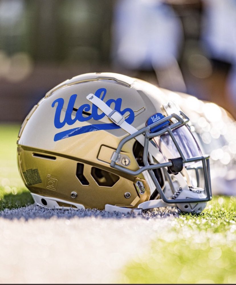 samuelu_t44's tweet photo. I will be visiting @UCLAFootball this Saturday. See you soon Bruins! 
#GoBruins
@GregBiggins @jhwill @CoachDrev @DeShaunFoster26  @BarstowFTBL @Coach_Clay7 @Apineru_Lealofi @Timothy_craig22 @zniusulu @CoachMulitalo @UCLAAthletics https://t.co/FazLowl49L
