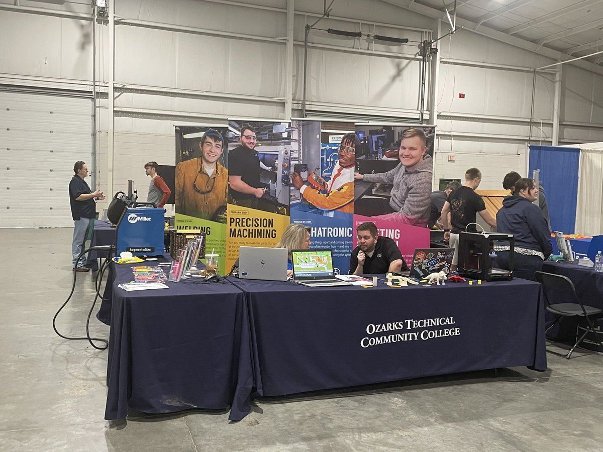 MrsMaxwellOTC's tweet photo. We are ready for students @BuildMyFutureMO!  Rumor has it there will be around 3,000 in attendance today.  @OTCedu https://t.co/FVl2a4iKEa
