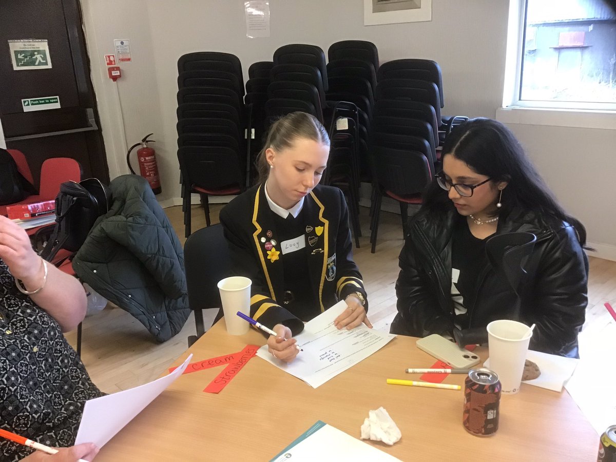 ClacksEducation's tweet photo. So proud to hear our #Clacks pupils contributing to the design of the new #FVWL Youth Voice Charter, capturing the voices of our children & young people in a meaningful way. Young people are the future. We must listen to THEIR voices! #MakeYouthVoiceStronger @edscotcld @UNCRC https://t.co/tCK7grPOwp