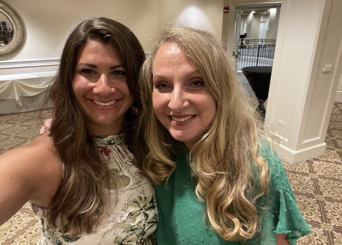 I am incredibly thankful to be working alongside <a href="/EllianEydis/">Ellian Eydis</a> in <a href="/EastMaine63/">EastMaine63</a> at <a href="/MarkTwainD63/">Mark Twain School</a>. Happy Assistant Principal Week to a kind, compassionate leader. Thank you for all you do!