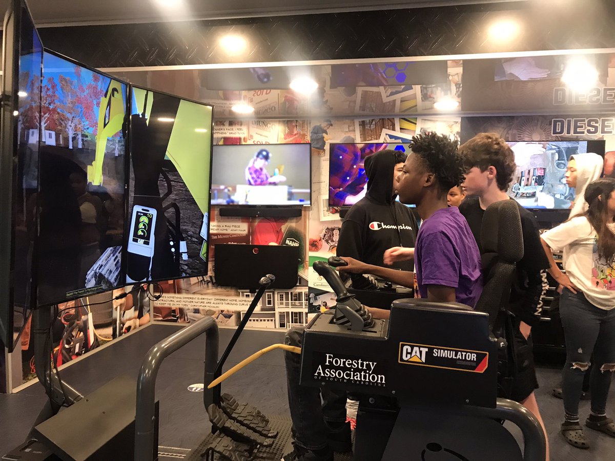 How do you close the skills gap? 8th graders Enjoying hands  opportunities today!#closethegap <a href="/PRMSSports/">PRMS Sports</a> <a href="/LexingtonTwo/">Lexington District Two</a> <a href="/beprobeproud_sc/">Be Pro Be Proud SC</a>
