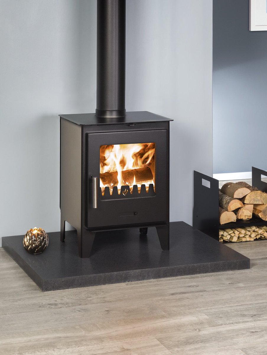 nuflame_fires's tweet image. 🔥🔥have you seen the NEW Taurus Multi Fuel Stove from Nu-Flame? 🔥🔥 5kW - DEFRA approved - clean burn technology - air wash system - and British Made. Go on - take a look👀 #multifuel #woodburners #realflames #logburner #britishmade