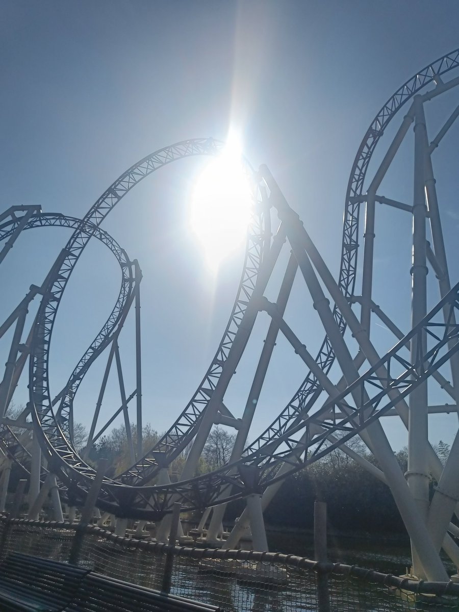 FallonDesegher's tweet photo. The ride to happiness ☀️🌸
#plopsaland
#vrtweer
#finallyspring🙏 https://t.co/sKyRRSlhN4