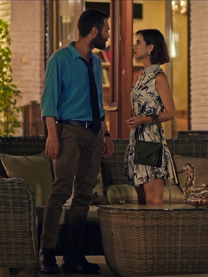 yuruyengozyasi's tweet photo. bir menekse kokusunda seni aramak var ya😔
#basbelasi #sahpek #seckinozdemir https://t.co/WHzoDL9HDa