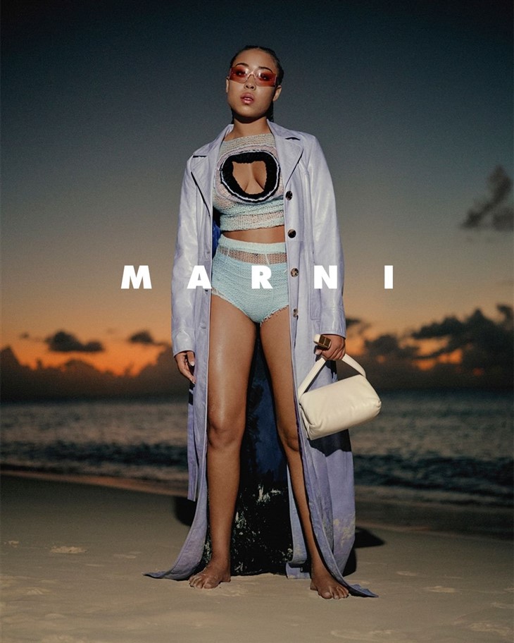 designscene's tweet photo. Photographer #TylerMitchell teams up with #PalomaElsesser, #PumaCurry, #Cranston and #YohanaLebasi for #Marni's SS23 campaign: https://t.co/RPXB0b51to https://t.co/kw9JhtubHd