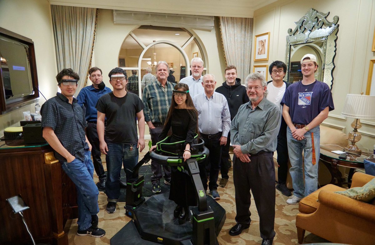 ZiqiPeng's tweet photo. Cooking the most powerful augmented reality glasses, global telepresence platform + AI analytics platform from chip level at Kura, thanks our partners SiC, and also Texas Instruments hosted us @KuraTechAR https://t.co/UZicb4QsrE