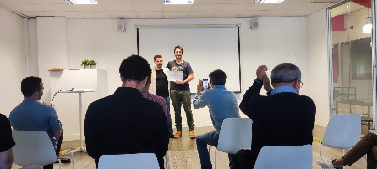 irontec's tweet photo. Hoy han tenido lugar las presentaciones de los retos del bootcamp OSAKamp y la entrega de diplomas al alumnado. Zorionak! @esletweets @code4jobss #Formación #Irontec https://t.co/njOi03zYG3