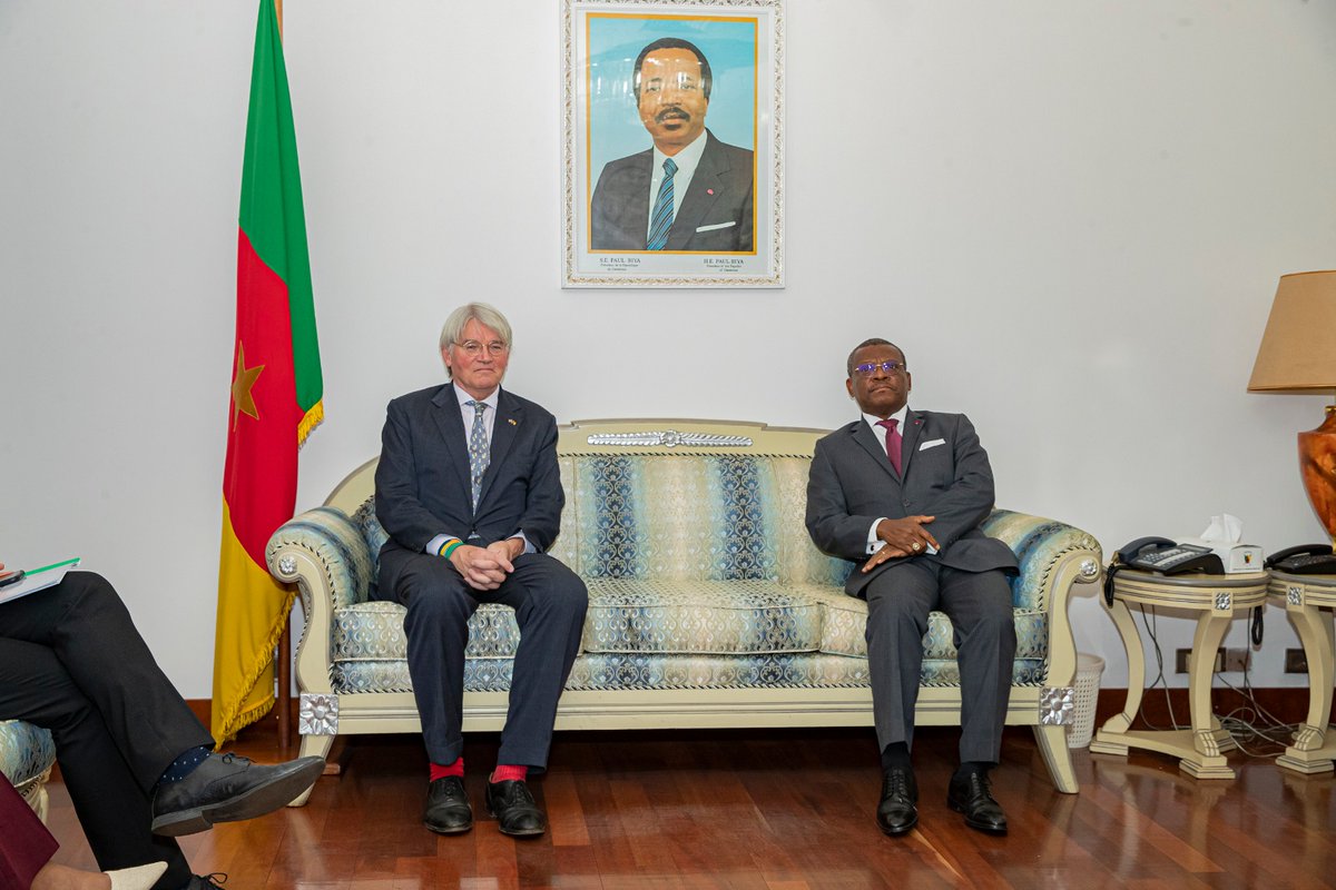 joDionNgute's tweet photo. Au nom du Chef de l'État, S.E. @PR_Paul_BIYA, j'ai échangé en profondeur, ce 05.04.23, avec le Très Honorable @AndrewmitchMP, Ministre d’Etat du Royaume-Uni en charge du Développement et de l’Afrique. 
#PM #JDN #Cameroun https://t.co/Rg0xLS3z6G