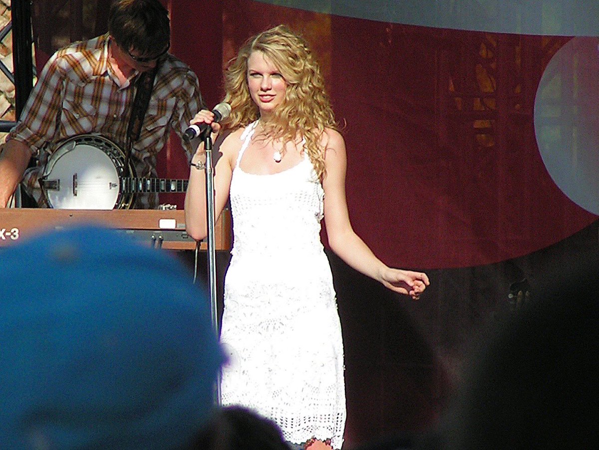 alightobsession's tweet photo. I uncovered some photos I took at my very first Taylor Swift concert on April 6th 2008 when we were still in the debut era 🥹 https://t.co/RVXxBTSReb