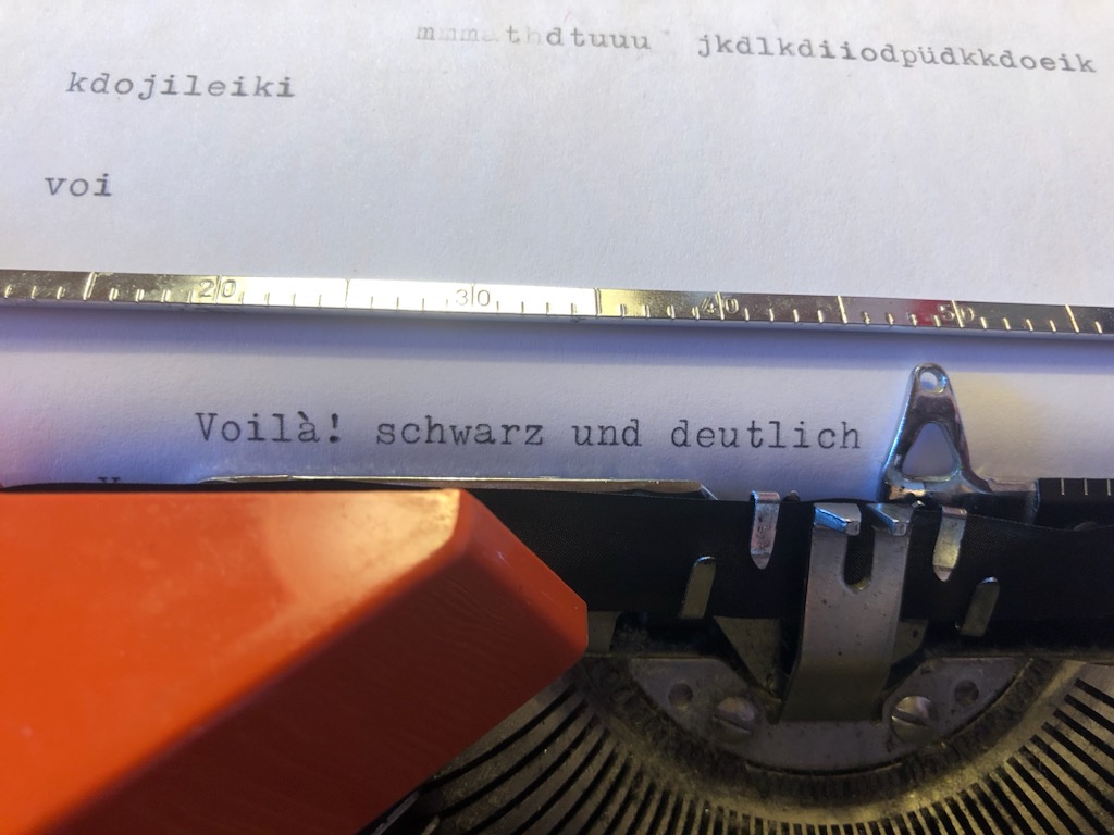 schreibgarten's tweet image. Es gibt also noch Farbbänder, die zur Hermes Baby passen. 👇#Beweisbild #SimonChen @techniktagebuch #Kores #Schwarzweiss #Nurso
