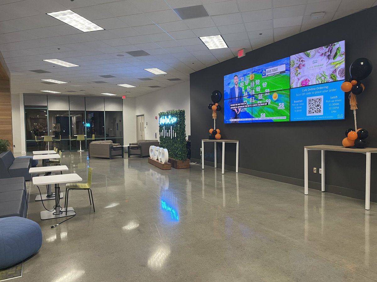 JulianCisco's tweet photo. 6am all is quiet and calm at CiscoHQ San Jose @Cisco https://t.co/omtquELK9v