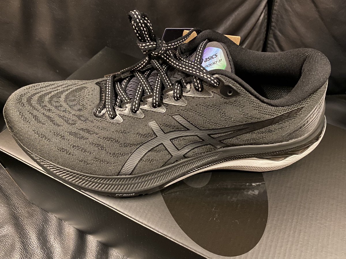 naturaly33's tweet photo. #STEPN のリアル靴届いた〜🌟
asics×STEPN×solana コラボ！ https://t.co/jsVZYzq9sZ