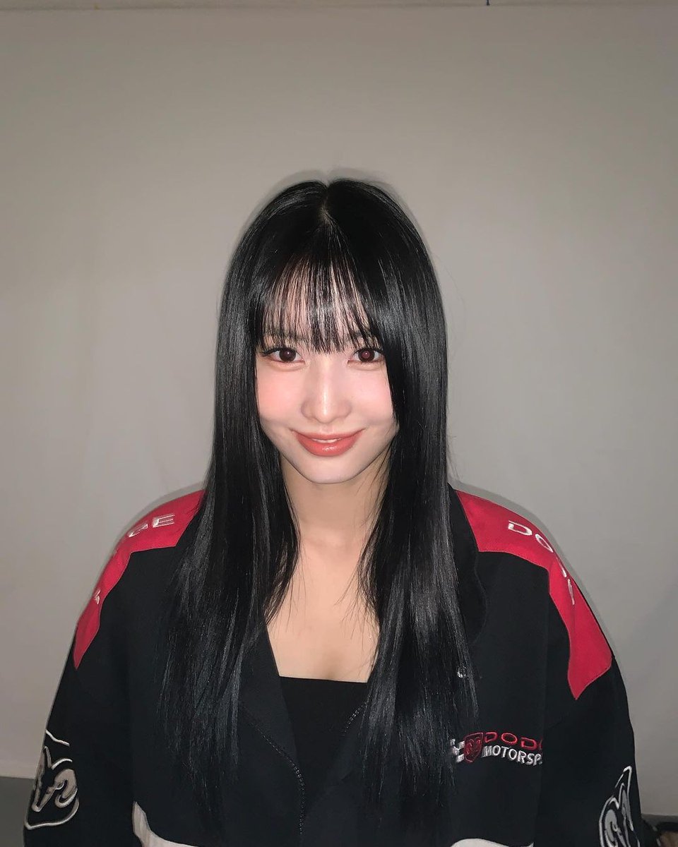 SubjectKpop's tweet photo. Momo's Instagram update

🦢💕

#TWICE #트와이스 @JYPETWICE https://t.co/VhGBBDkSeU