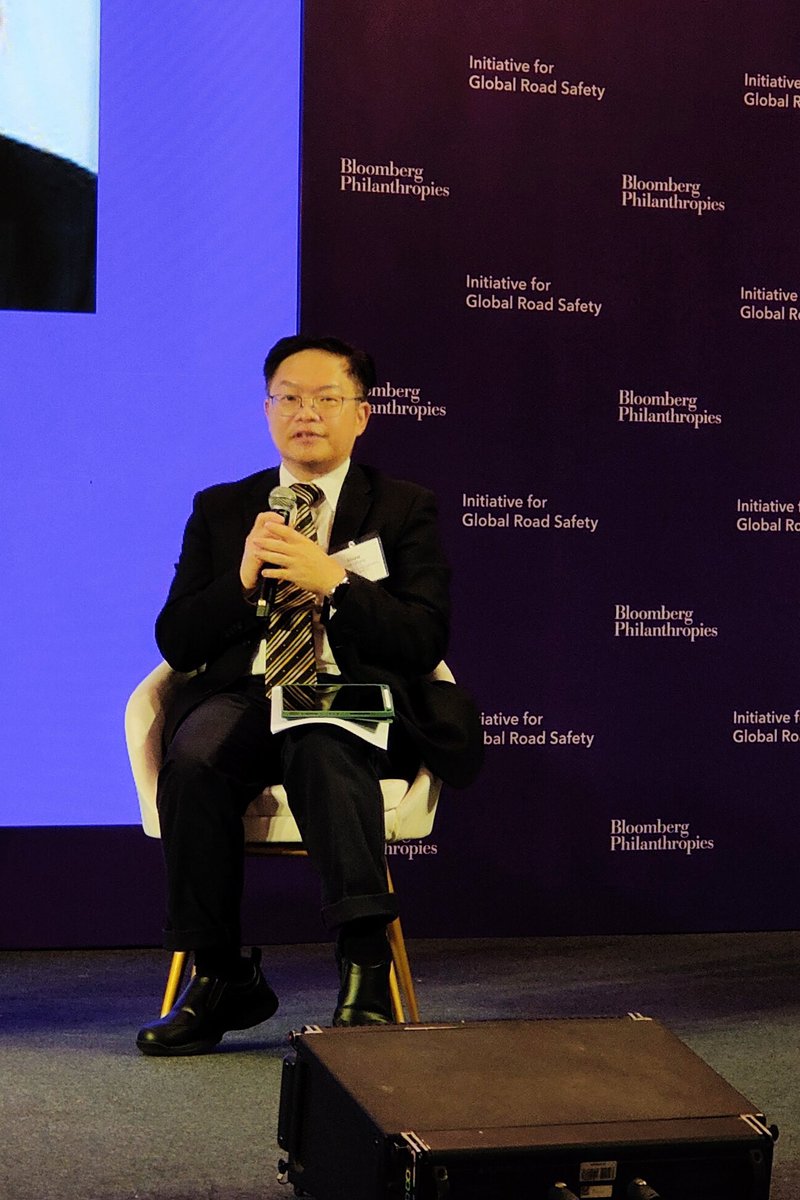 mirosroadsafety's tweet photo. Prof @Wongsv was also 1 of the panelists discussing Speed Management Best Practices at the BIGRS Regional Partner Meeting 4 Asia. The panelists shared effective speed mgmt strategies, including enforcement & speed calming measures. #EnforcementCamera #SpeedLimit #SpeedManagement https://t.co/ny7wtA9a9d