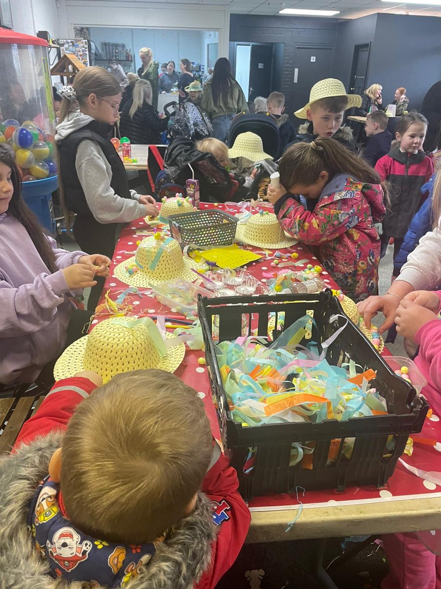 Absolutely amazing Easter event @LakesideCafeBHC over 100 attended and it was all FREE 💚💚 Thank you to the ever wonderful Marise and our Park Ranger Paul @ManCityCouncil @MCRActive @ky1iew @JohnRooManc @gillylee @jmcandrew7 Check 👉 orlo.uk/NxlqO #LoadsToDo