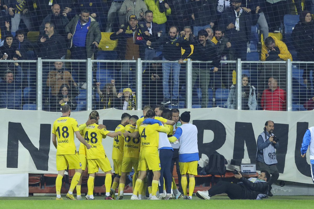 🇹🇷𝕸𝖚𝖍𝖆𝖒𝖒𝖊𝖙_𝕰𝖓𝖊𝖘 (KırıkLens) tweet media