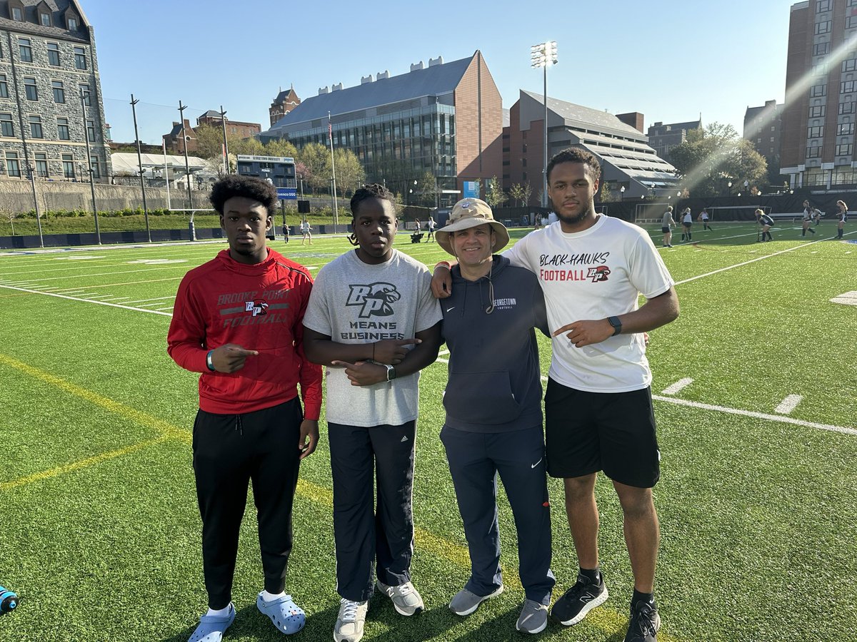 jaydeengante_'s tweet photo. Had an amazing morning @HoyasFB! Thank you @CoachTreyHen @CoachThames21 @alizar23. I enjoyed watching the practice &amp; touring the facilities! Excited to come back out for camp in june! @BPBHawkFootball https://t.co/n1E66g2EQv