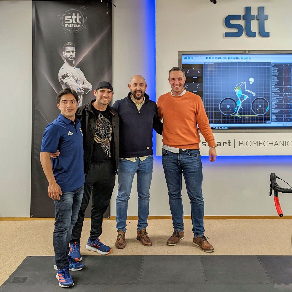 STT Systems (@sttsystems) on Twitter photo Ayer <a href="/LozanoReal/">Gerardo Lozano Real</a> impartió una formación intensiva y práctica de bike fitting con la herramienta #3DMA en nuestro laboratorio de #STT.
Muchas gracias Sergio y Oscar por vuestra visita, ¡Ha sido un placer! Esperamos que disfrutéis y saquéis el máximo partido del sistema. Ayer <a href="/LozanoReal/">Gerardo Lozano Real</a> impartió una formación intensiva y práctica de bike fitting con la herramienta #3DMA en nuestro laboratorio de #STT.
Muchas gracias Sergio y Oscar por vuestra visita, ¡Ha sido un placer! Esperamos que disfrutéis y saquéis el máximo partido del sistema.