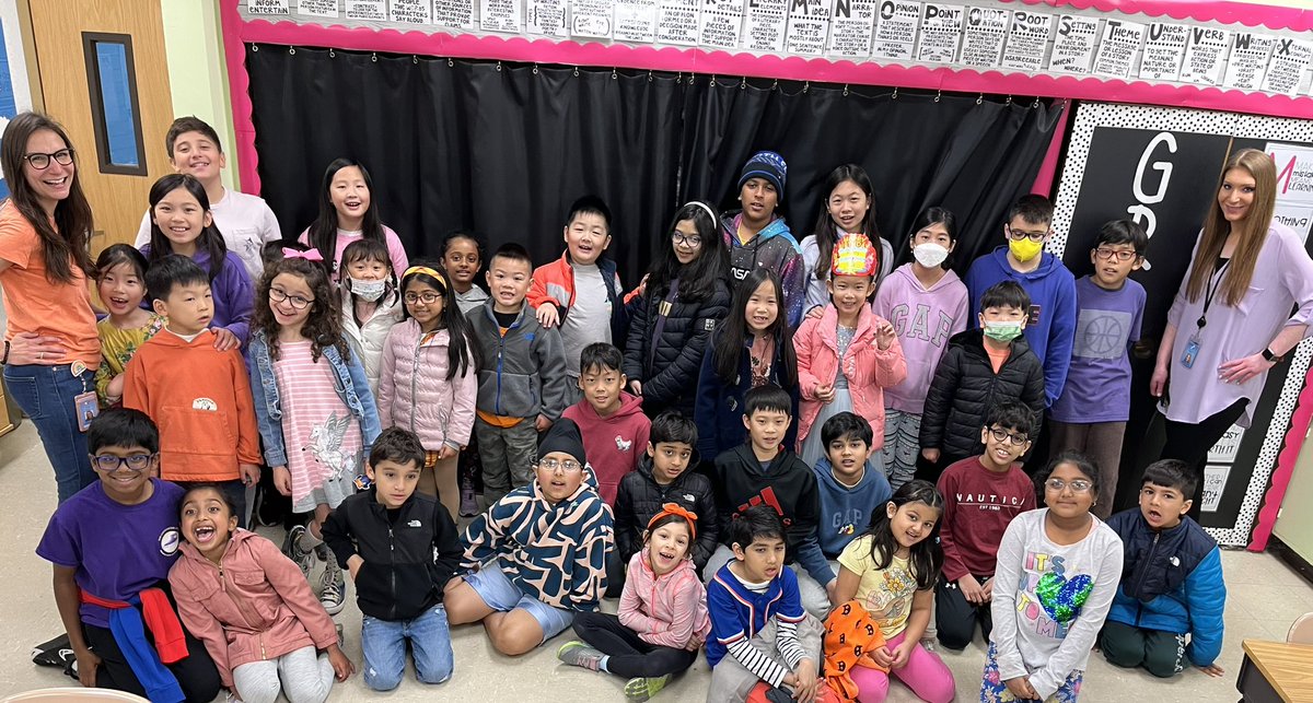 1st and 5th grade buddies celebrated the start of Spring Break with a Lucky Duck Sing-Along! 
#dentonducks
#buddiesrock 
<a href="/DentonDucks/">Dominick Tolipano</a> <a href="/_Funin5thGrade_/">Ms. Hersch</a>