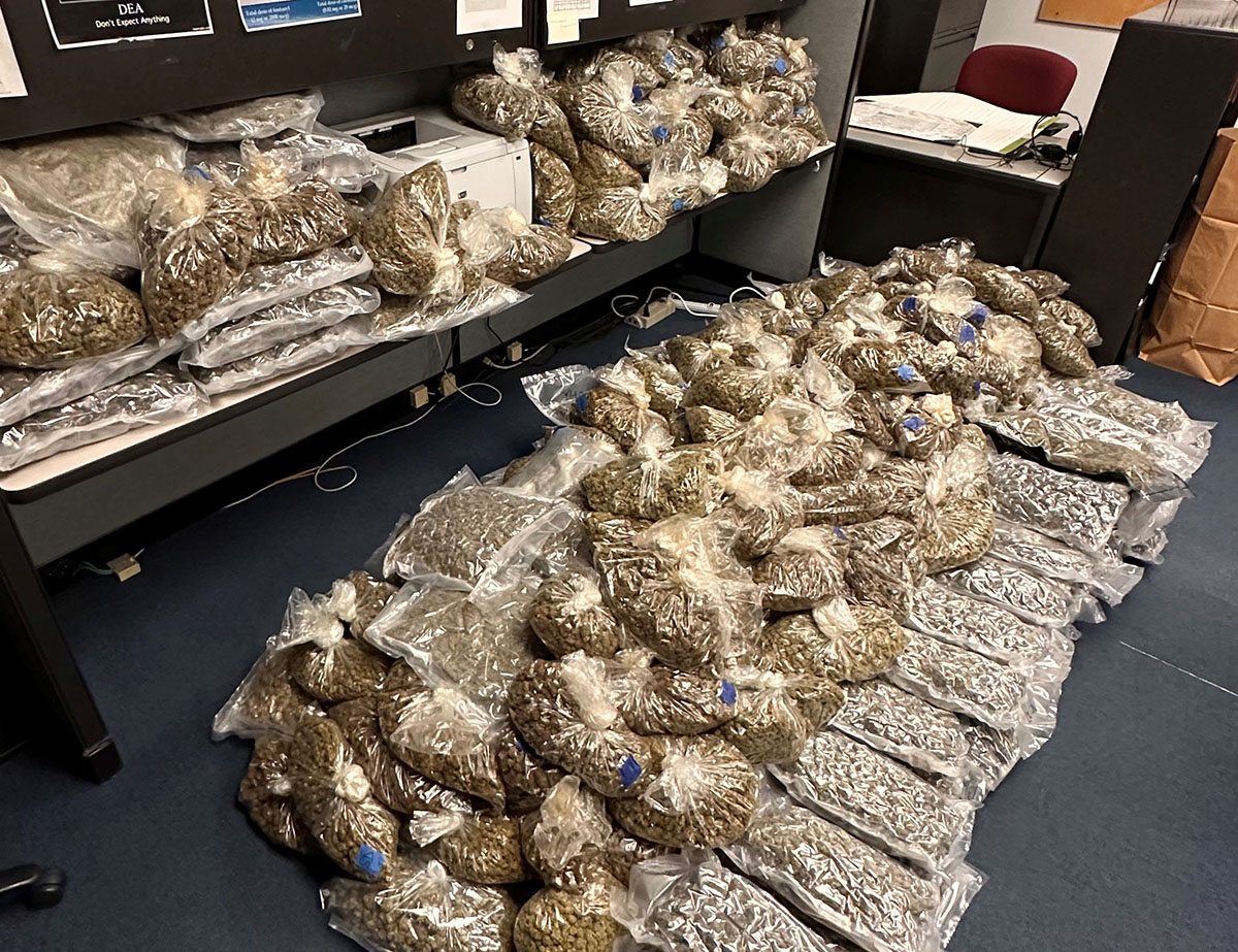 BaltimorePolice's tweet photo. BPD & partners @BaltCoPolice have seized a large quantity of narcotics, money & guns as a result of a multi-jurisdiction investigation into the East Coast Farms group.
Read the release. https://t.co/BD1Y7WvoUH
#BPDPartnerships #lawenforcement #lawenforcementpartnerships https://t.co/o2xiblOKP8