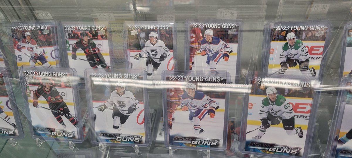 2022-23 Upper Deck Series 2 is out! Loaded with tonnes of rookies like Wright, Slafkovsky, Sanderson and Kuzmenko, there's tonnes of singles and boxes available! 

Hobby Box: outoftheboxcards.com/product/2022-2…

12 Box Case: outoftheboxcards.com/product/2022-2…

#upperdeck #upperdeckhockey #hockeycards
