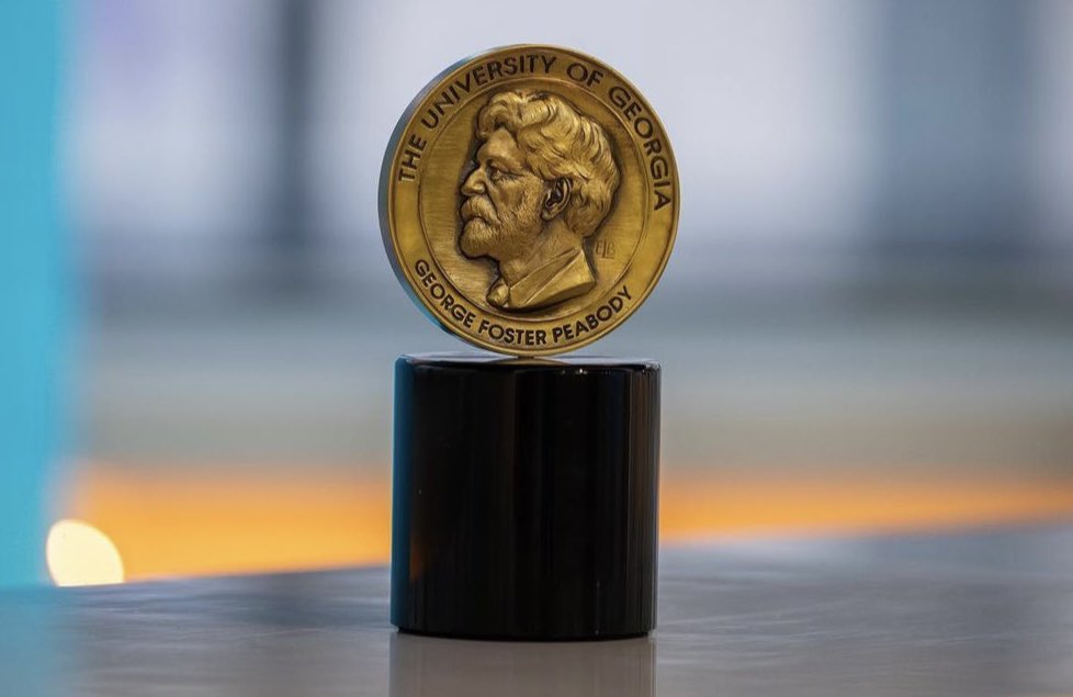 EvanChevrier's tweet image. A lot of people saying, “Hey Evan, congrats on the Peabody!”  And I say, “well thank you. But I did get SOME help.” 
So cheers to all my amazing teammates at the @TODAYshow @PeabodyAwards #PeabodyAward