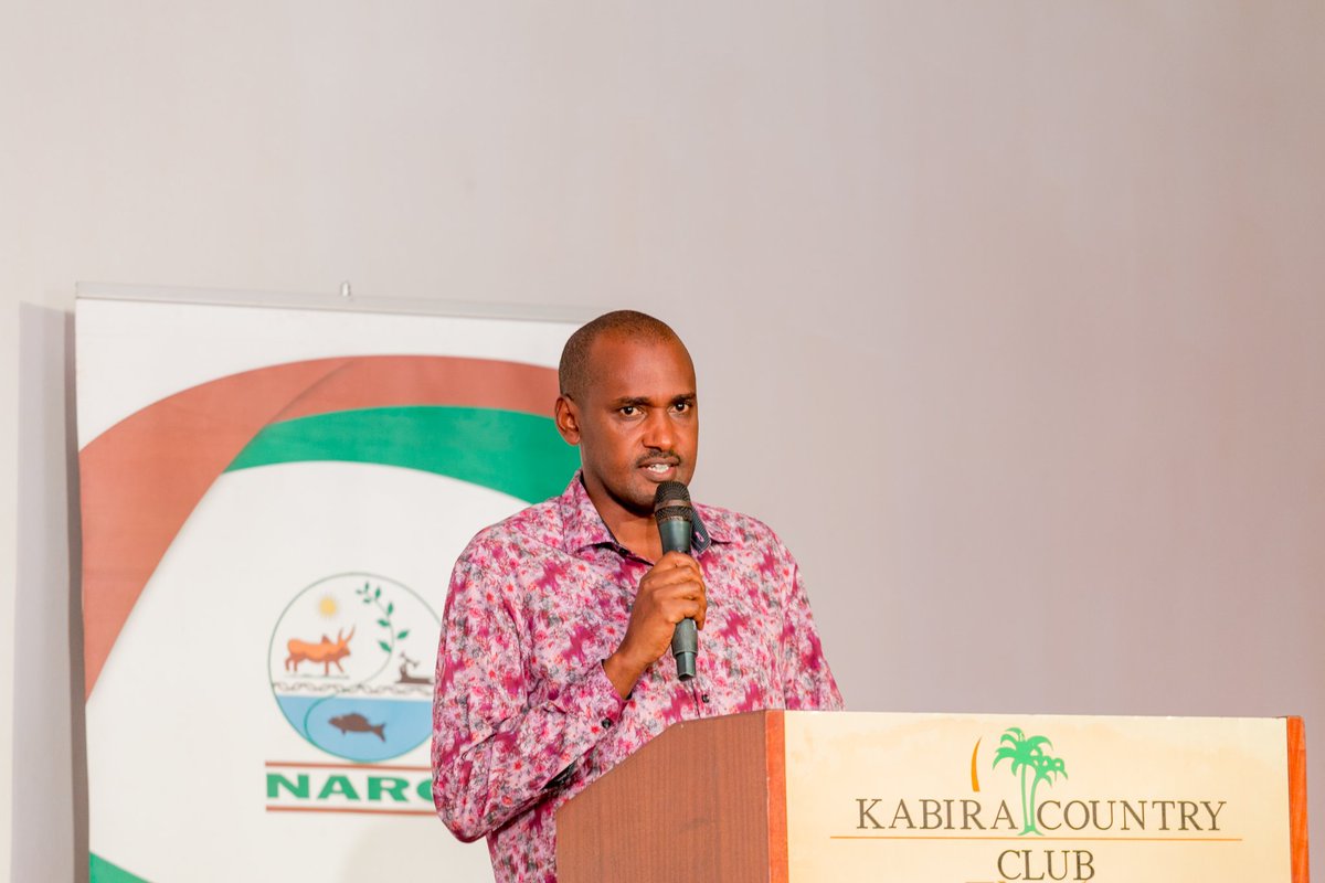 FrankTumwebazek's tweet photo. Officiated at a ceremony of recognising eminent scientists/breeders organised by @narouganda . I appreciated their efforts in building &amp; sustaining our food systems. Government is committed to supporting these scientists because they are the key enablers of the knowledge economy. https://t.co/SVmu7r5Pgg