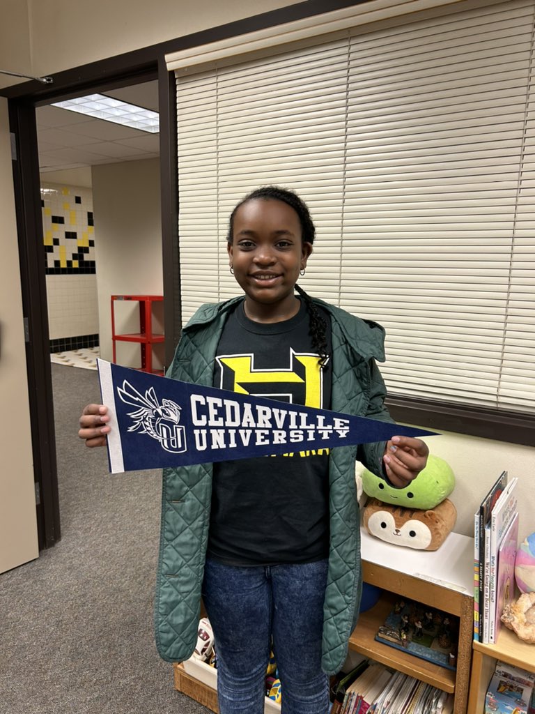 CounselorNguyen's tweet photo. Check out our fabulous #AVIDLeaders of the week! With the right attitude, mindset, and grit, there’s no telling how far our comets will go 💫  @ChancellorComet #CollegeReadiness #CollegeBound https://t.co/FaN7xgYbnI