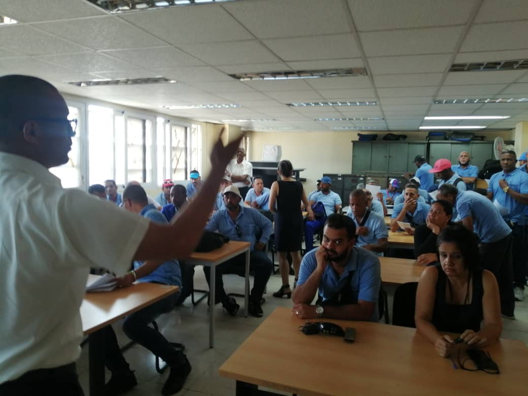 etecsa_dvpe's tweet photo. Continúan en la #DVPE las asambleas de presupuesto.
#MejorEsPosible
#DEOCT 
#EtecsaTeAcompaña https://t.co/ZsFqKnxZ7F