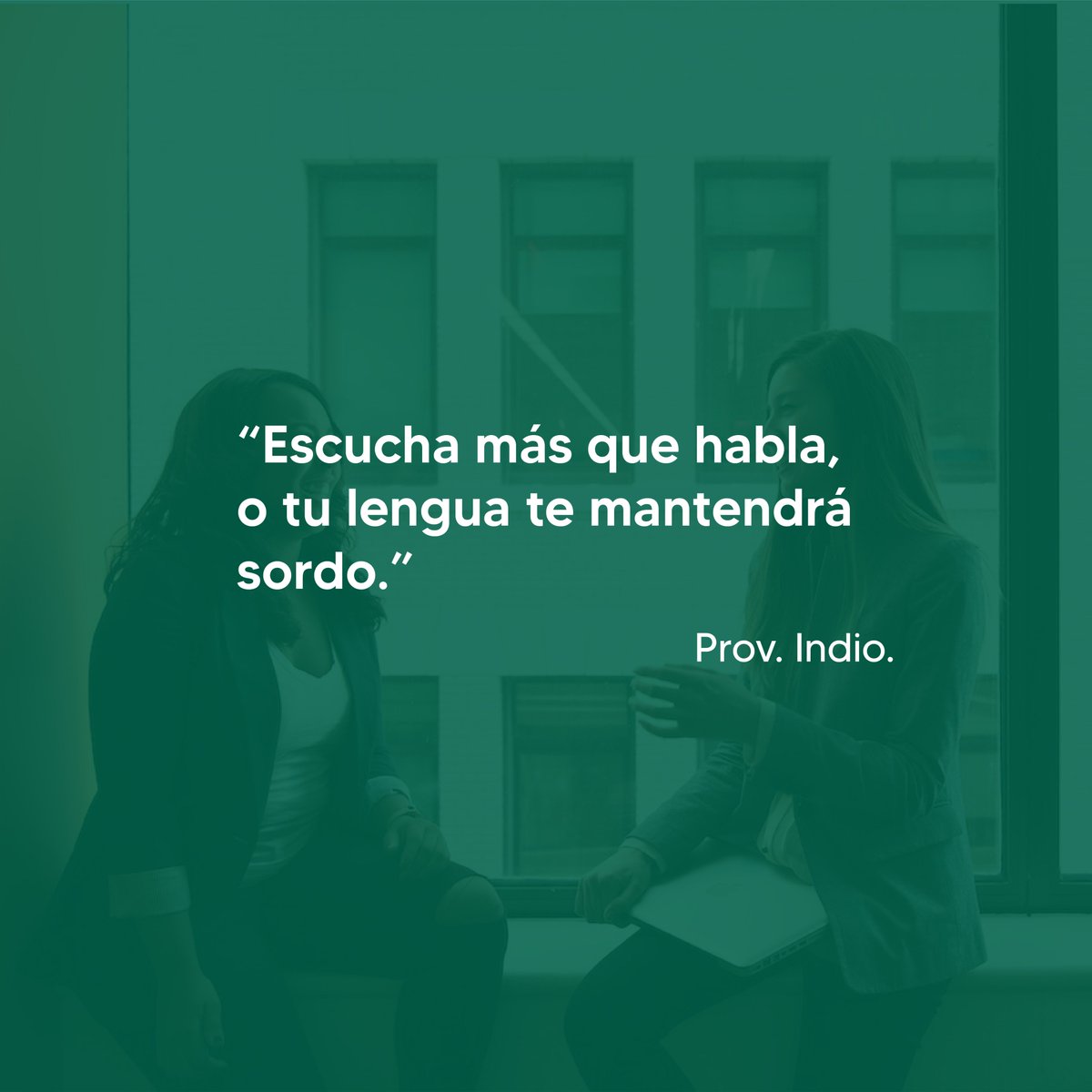 Escuchar no solo es oír, sino también comprender y sobre todo gestionar cambios positivos en pares y colaboradores. Muchos de los conflictos, pérdidas de motivación y desencuentros que gestionan se resuelven hablando menos y escuchando más.