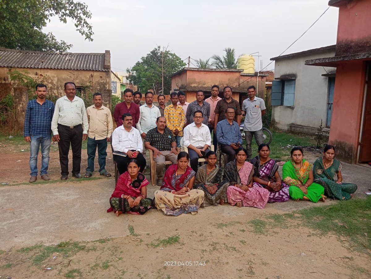 MilkRegional's tweet photo. Bhatli Route Meeting at BMC Bhatli in presence of GM SAMUL I/C P &amp;I SAMUL BVO Bhatli to Improve Milk Procurement and Quality.
#CMOOdisha 
#Omfed
#devlopmentcommissionerodisha 
#districtadministrationjharsuguda
#districtadministrationbargarh
#districtadministrationboudh https://t.co/FdiMiJmcx4