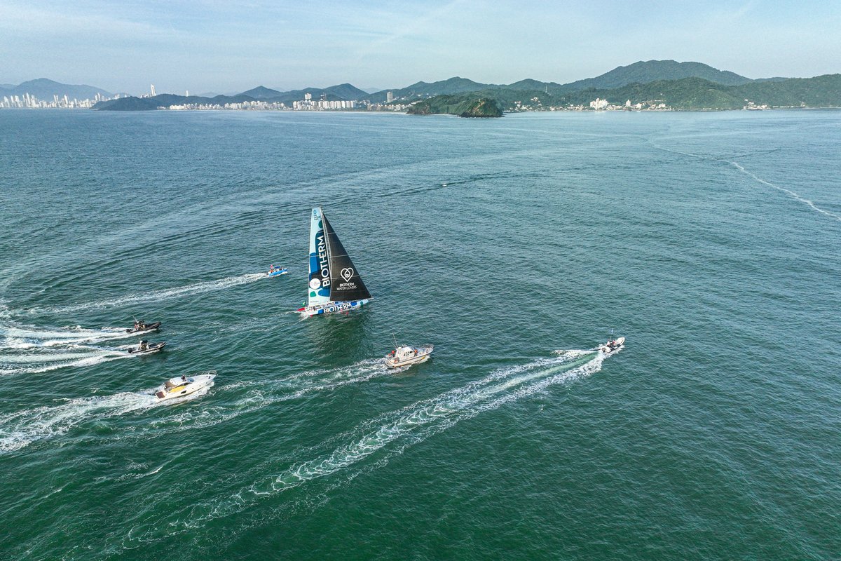 🇧🇷 The crew is now in Itajaí!

💬 « It was not easy everyday but we did it! I'm happy because the choice of the crew was really importante. To have sam, Damien and Anthony was really great help »

The work of the shore team can now begin 💪

📸 Sailing Energy

#BiothermSailing
