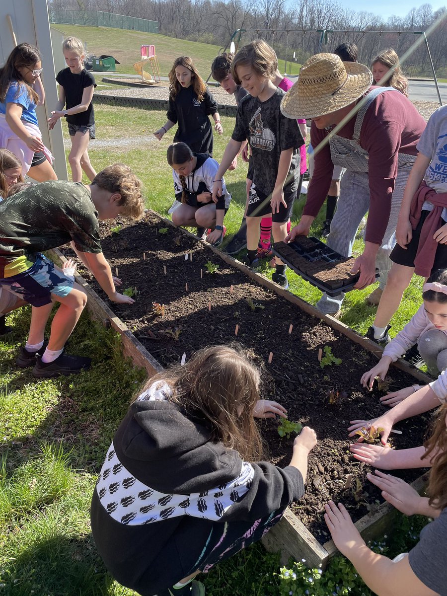 WB Chargers (@dasd_wb) on Twitter photo WB fifth grade students learning about Science hands-on with one of our local farmers, planting sunflower seeds. #schoolismorethanabuilding #chargersmart <a href="/DASD_Schools/">DASD</a> <a href="/dasd_wb/">WB Chargers</a> <a href="/ddkearney/">Deborah Kearney</a> WB fifth grade students learning about Science hands-on with one of our local farmers, planting sunflower seeds. #schoolismorethanabuilding #chargersmart <a href="/DASD_Schools/">DASD</a> <a href="/dasd_wb/">WB Chargers</a> <a href="/ddkearney/">Deborah Kearney</a>
