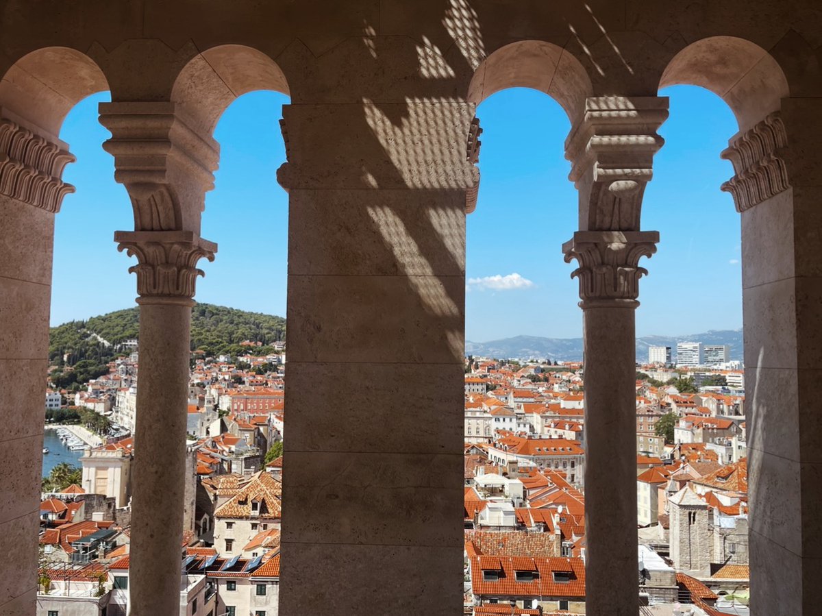 View through the bell tower - Split, Croatia 📸

#Travelsnaps #travelphotography #travelblogger #traveler #splitcroatia #croatia #Split