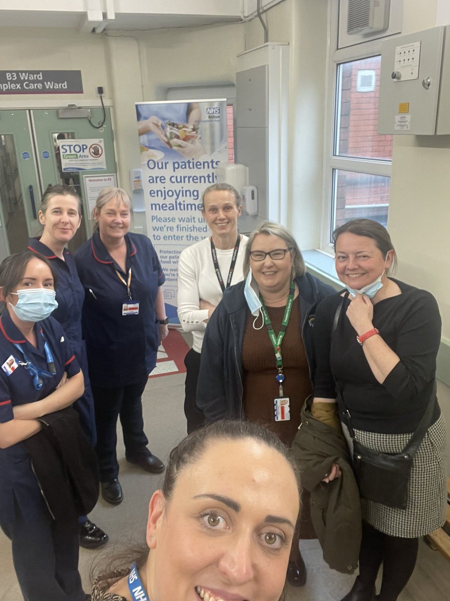 Our first digital ‘walkabout Wednesday‘ trouble shooting in real time and seeing the teams in action with the tech out on the wards A4, B1, B2 and B3 great work guys 🥇👏@QuirkeViv @boltonnhsft #Digital #nurses #wards #clinicalinformatics #digitalchampions