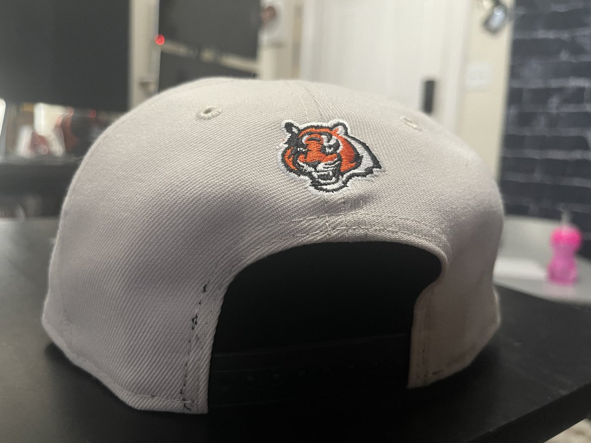 The color on this isn’t what I thought. I’m never gonna wear it. I’m going to order a black one. 

On Friday, I’ll pick a random follower that retweets this and give it to them.