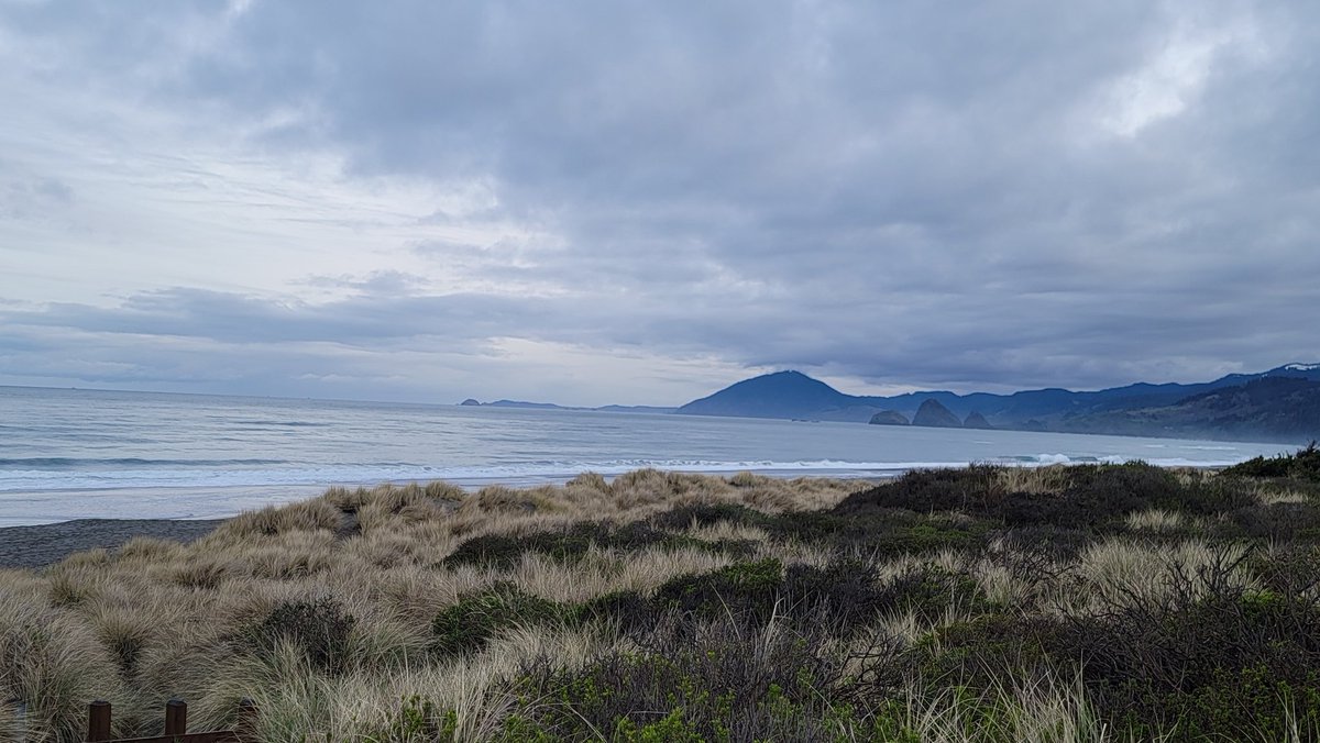 CoachWeb20's tweet image. Beautiful morning drive down the Oregon coast headed to a college fair. #SWOCCbound