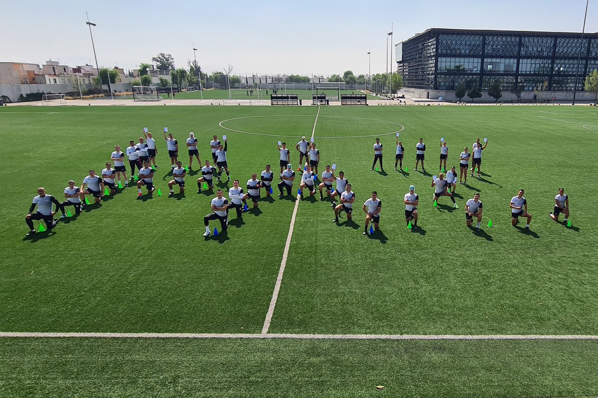 Sostener una #TarjetaBlanca como un árbitro es un gesto de inclusión, igualdad y paz. Este 6 de abril, únete al #DiaInternacionalDelDeporte para el Desarrollo y la Paz 🕊.

#FMFPorNuestroFútbol | #Whitecard | <a href="/FAHHdeporte/">FAHHdeporte</a>