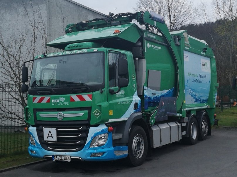 The 30th March saw the official launch of AGR’s fuel cell waste truck.  This specially built, first of its kind front loader will be put through it’s paces collecting municipal waste on the streets of Herten.