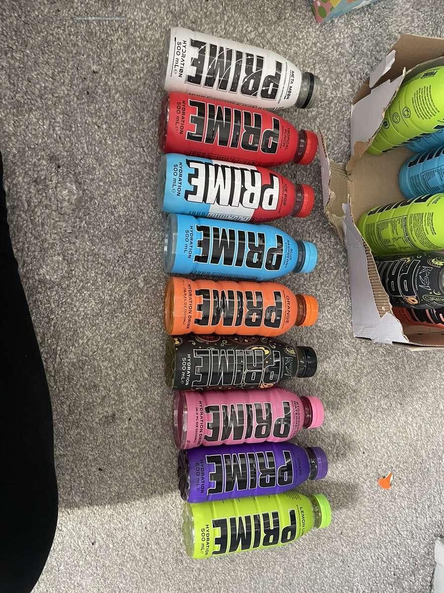 imlisamarieroot's tweet photo. It took me long enough but I did it !! I got all off them 💜 @PrimeHydrate  @prime_tracker #primehydration https://t.co/RMq3qRc7u3