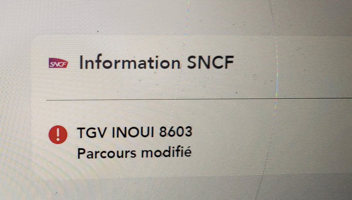 Quand l'appli <a href="/SNCFVoyageurs/">SNCF Voyageurs</a> t'informe que ton train est annulé. En effet "parcours modifié"  2 changements et 2h de plus de trajet. Le contrôleur lui t'explique que il n'y a pas de grève mais le gouvernement qui reorganise les trains !Avec mon voisin on n'a pas compris🤫#sudrail