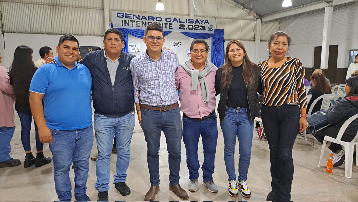 ArribaJujuy's tweet photo. Los candidatos a concejales de la ciudad de #SanPedro @juampy, Sergio "El Cuba" y @maryvburgos, los candidatos de las comisiones municipales de #Arrayanal @LiliYaicuares23 y de #Rodeito @rueda_guido, el Secretario Gral del SOEA @SergioJ62514747
#FrenteJusticialista #Lista505 https://t.co/hwXYFS15hz